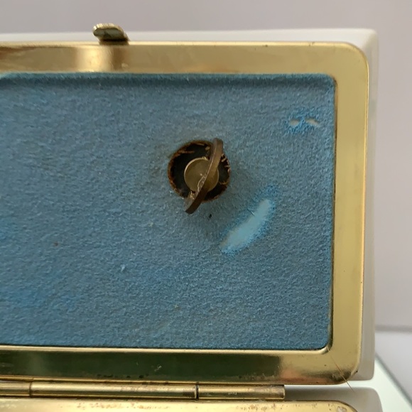 Southern Heirloom music box, Elizabeth Arden - Picture 3 of 8